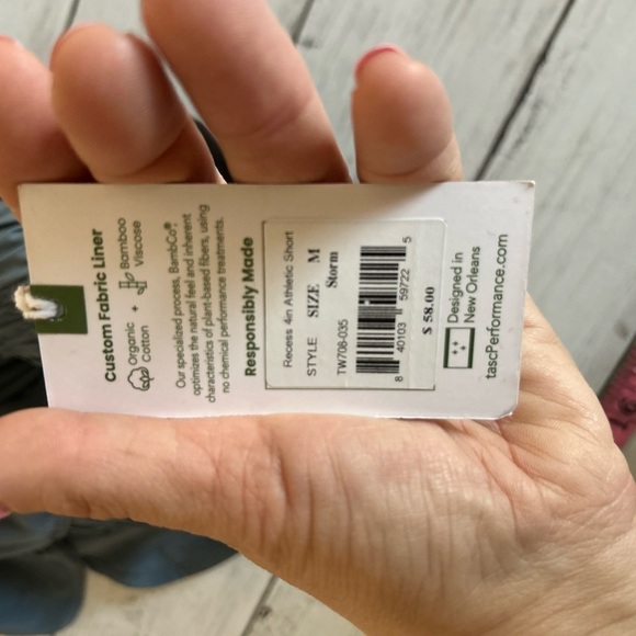 NWT Tasc Medium Ready 2-in-1 Short Storm gray - Picture 10 of 12